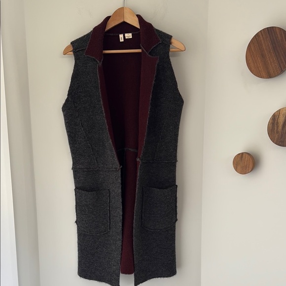Anthropologie Moth Gray and Burgundy Sleeveless Vest Size XS/S - Picture 1 of 5